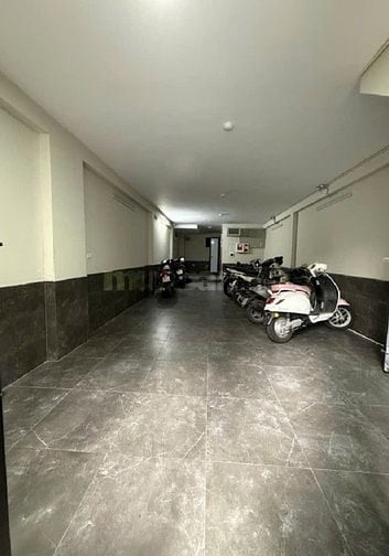  Bán nhà đẹp Nguyễn Đức Cảnh  DT 100 m2 x 7 tầng thang máy, giá tốt!