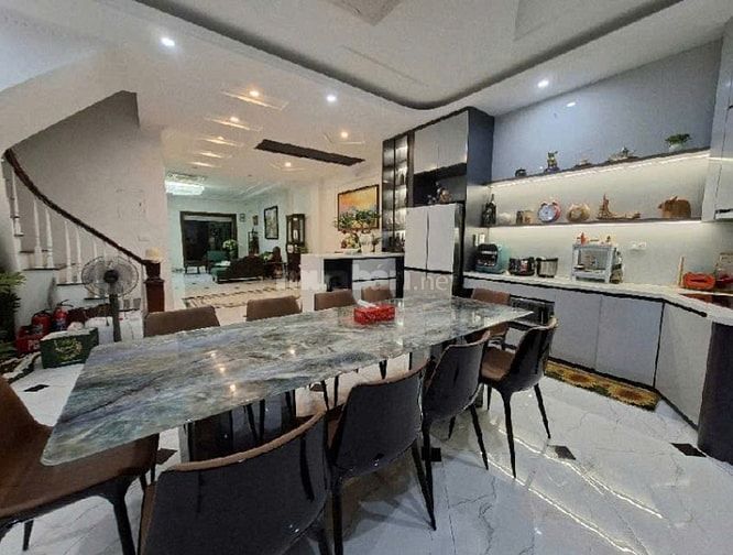  Bán nhà đẹp Nguyễn Đức Cảnh  DT 100 m2 x 7 tầng thang máy, giá tốt!