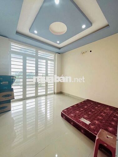 CHO THUÊ NHÀ 2 LẦU 4PN KDC XÂY DỰNG GIÁP NAM LONG SẴN NỘI THẤT 10TR