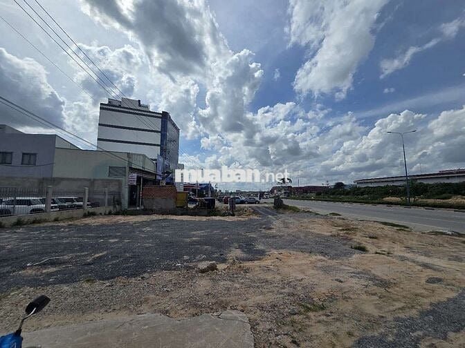 Cho thuê tòa nhà văn phòng 2800m2 Thuận Giao, Thuận An, Bình Dương