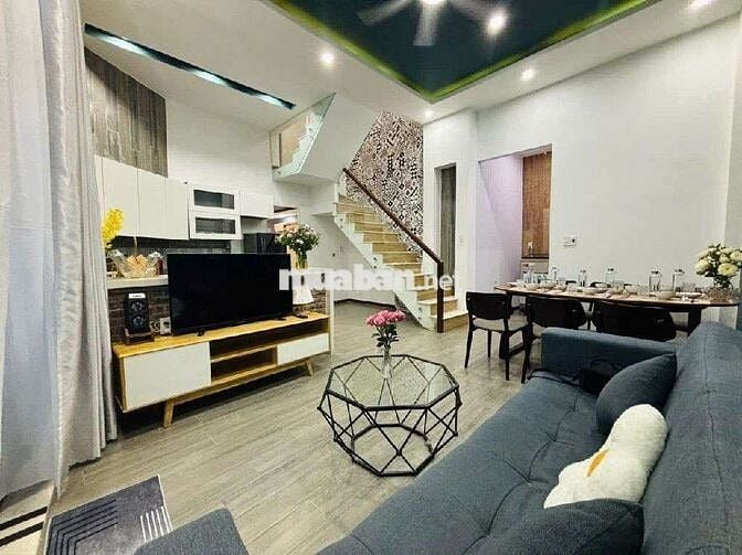 Villa Sân Vườn Giữa TTTP
- Giá Chỉ 3.x Tỷ-DTSD : 104m2-D.Tiền 12tr/th