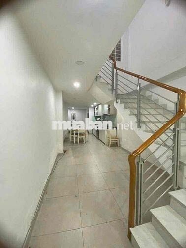 Nhà hẻm 6m 3 x 20 1 lầu có nội thất cơ bản giá 18 triệu