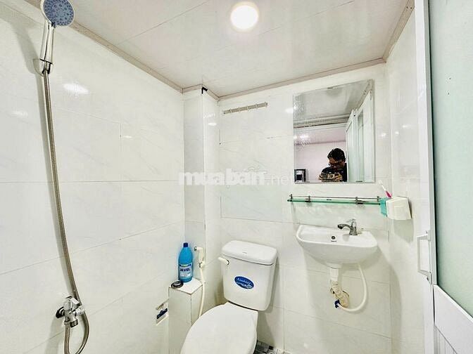 Phòng duplex 32m² – gần chợ Hoàng Hoa Thám, ngay trục Cộng Hòa