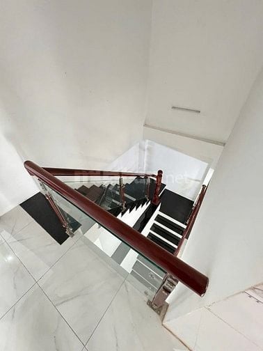 840tr sang tên nhà gần chợ,đường xe hơi,sổ hồng riêng