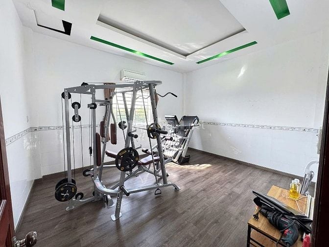 840tr sang tên nhà gần chợ,đường xe hơi,sổ hồng riêng