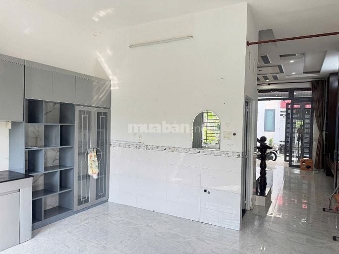 840tr sang tên nhà gần chợ,đường xe hơi,sổ hồng riêng