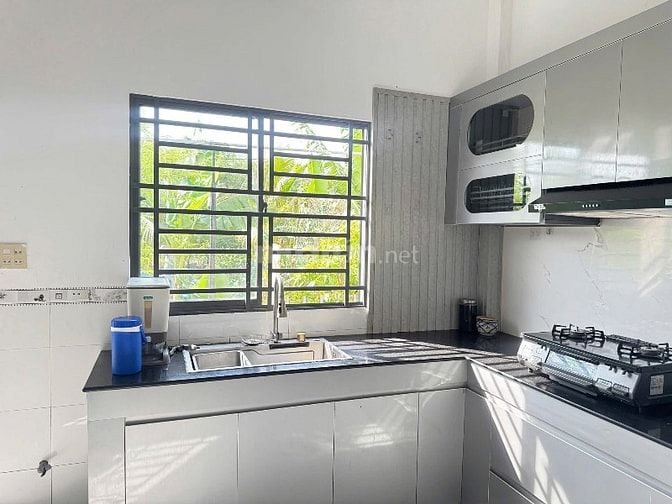 840tr sang tên nhà gần chợ,đường xe hơi,sổ hồng riêng