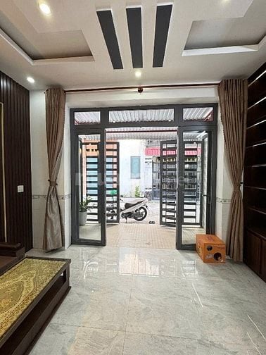 840tr sang tên nhà gần chợ,đường xe hơi,sổ hồng riêng