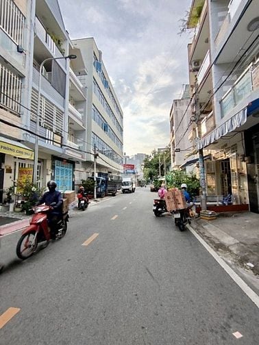 NHÀ 4 TẦNG ĐỐI DIỆN CÔNG VIÊN ĐƯỜNG SỐ 42 Q6 (4X18) CHỈ 12,5 TỶ