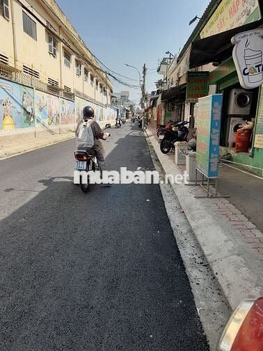 Cho thuê nhà mặt tiền đường 22 ngay trường tiểu học Bình Chiểu Thủ Đức
