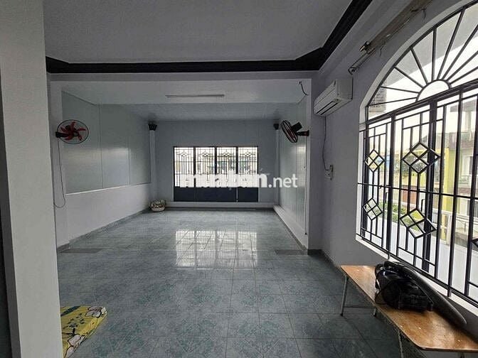 cho thuê phòng trọ nhà góc, WC riêng, ban công cửa sổ, máy lạnh