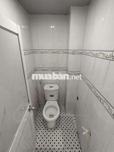 Nguyên căn Bà Hom gần chợ Phú Lâm, sạch, đẹp, hẻm ô tô