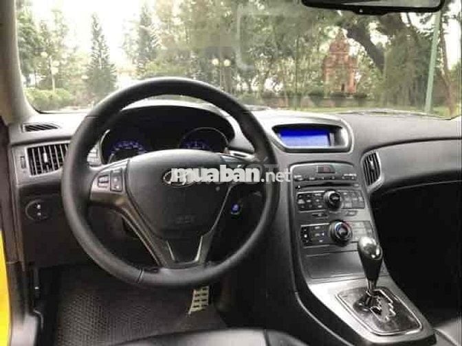 Hyundai Genesis 2010 Coupe 2.0 AT - 69000 km