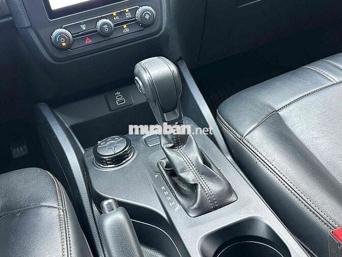 Ford Ranger XLS 2.0AT 4x4 sx 2024 màu trắng đẹp