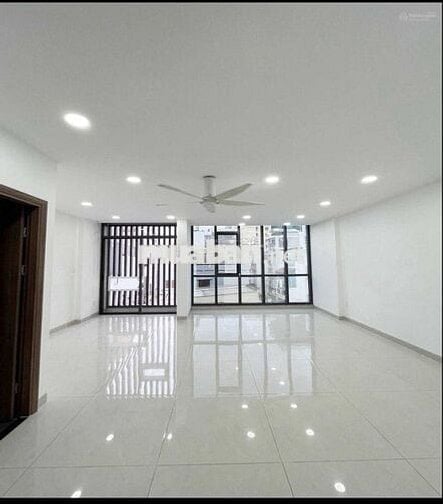 MT Cách Mạng Tháng Tám Quận 3 Gần Vòng Xoay dân chủ