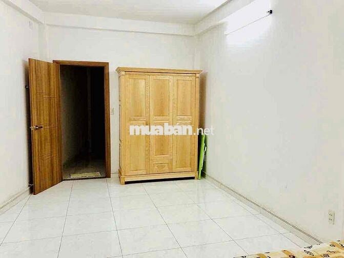 Nhà ngang hơn 5m Mặt tiền Nguyễn Lâm, Quận 10 (3 lầu, 3PN 4WC)