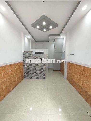 Nguyên căn Bà Hom gần chợ Phú Lâm, sạch, đẹp, hẻm ô tô
