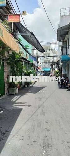 Nguyên căn Bà Hom gần chợ Phú Lâm, sạch, đẹp, hẻm ô tô