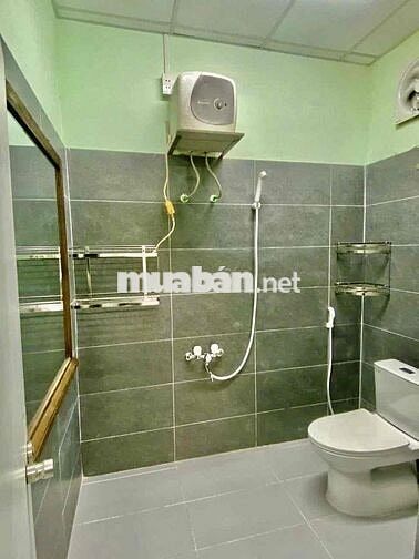 Nhà Biệt Thự Sân Vườn Rộng DT 400m2 Có Nhà 70m2 2Pn 2Wc Quận 12