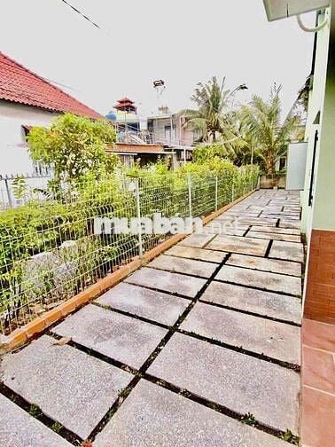Nhà Biệt Thự Sân Vườn Rộng DT 400m2 Có Nhà 70m2 2Pn 2Wc Quận 12