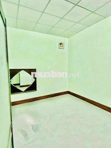 Nhà Biệt Thự Sân Vườn Rộng DT 400m2 Có Nhà 70m2 2Pn 2Wc Quận 12