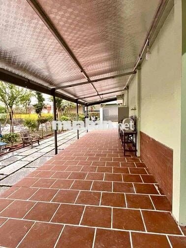 Nhà Biệt Thự Sân Vườn DT 400m2 Có 2Pn 2Wc Hẻm Xe Tải Khuôn Viên Rộng