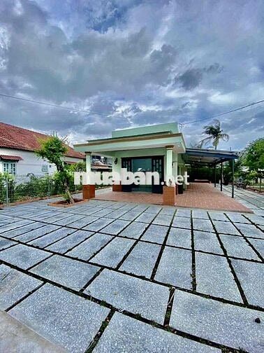 Nhà Biệt Thự Sân Vườn Rộng DT 400m2 Có Nhà 70m2 2Pn 2Wc Quận 12