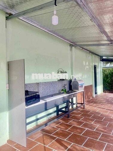 Nhà Biệt Thự Sân Vườn DT 400m2 Có 2Pn 2Wc Hẻm Xe Tải Khuôn Viên Rộng