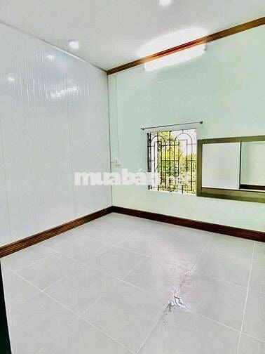 Nhà Biệt Thự Sân Vườn DT 400m2 Có 2Pn 2Wc Hẻm Xe Tải Khuôn Viên Rộng