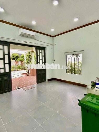Nhà Biệt Thự Sân Vườn Rộng DT 400m2 Có Nhà 70m2 2Pn 2Wc Quận 12
