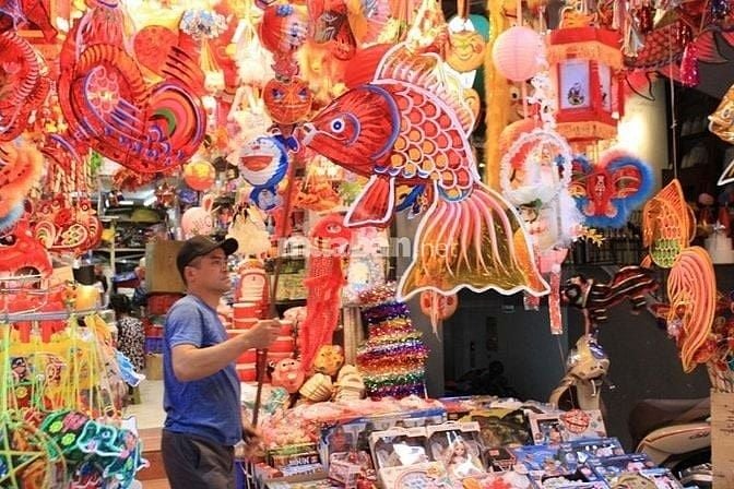Dịp Trung Thu Cửa Hàng Cần Tuyển 3 LĐPT Phụ Bán Hàng 