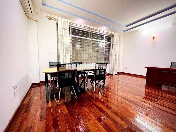 🏢 Cho thuê văn phòng tầng 5 – 85m² – 14.5tr/tháng – Nguyễn Thị Định