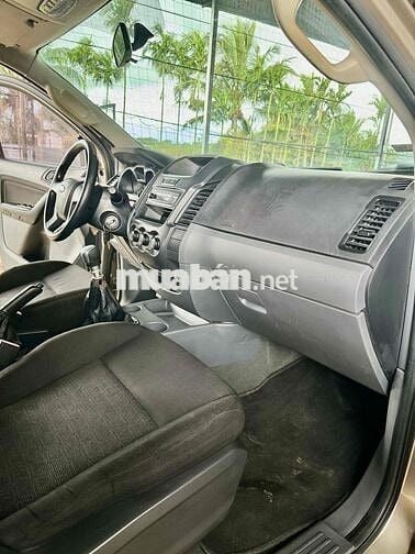 Ford Ranger 2015 số sàn 2 cầu