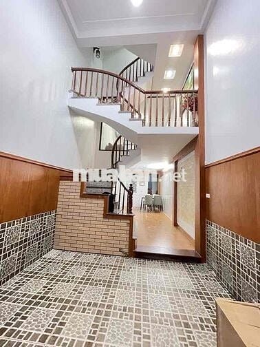 Định công 35m 6 tầng nhà đẹp ở ngay