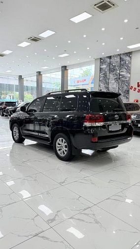 Bán Toyota Land Cruiser 4.6V8 sản xuất 2019. Xe quá mới.