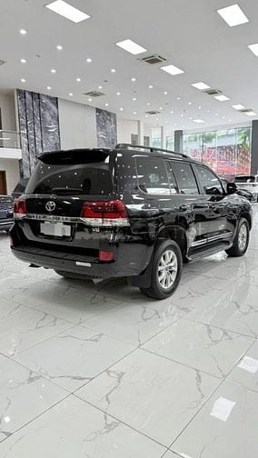 Bán Toyota Land Cruiser 4.6V8 sản xuất 2019. Xe quá mới.