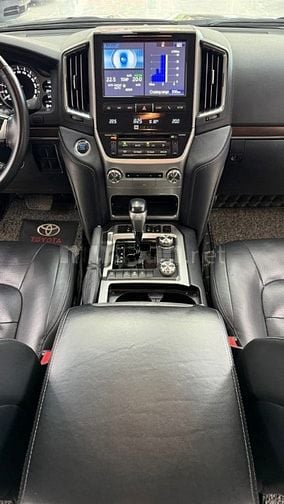 Bán Toyota Land Cruiser 4.6V8 sản xuất 2019. Xe quá mới.