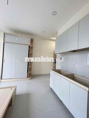 Khai trương phòng ban công mới 100% - Đặng Thuỳ Trâm gần ĐH Văn Lang