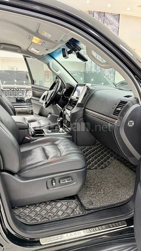 Bán Toyota Land Cruiser 4.6V8 sản xuất 2019. Xe quá mới.