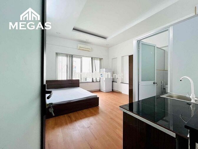 CHDV có BAN CÔNG - CỬA SỔ LỚN - NỘI THẤT ngay LÊ VĂN QUỚI trống sẵn 😍