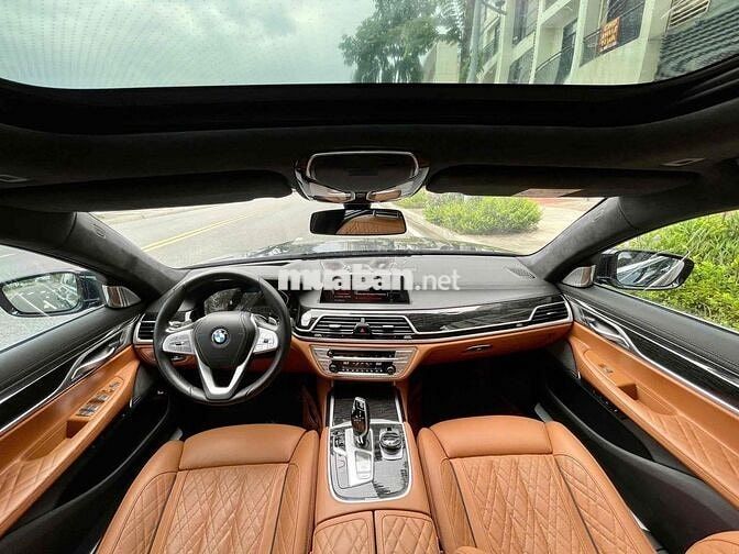 BMW 74LI sx 2022 màu xanh Cavasite siêu êm ái