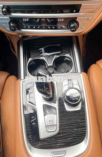 BMW 74LI sx 2022 màu xanh Cavasite siêu êm ái