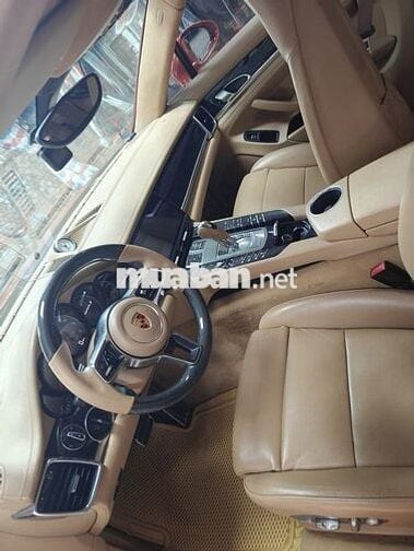 Porsche Panamera 99000km.