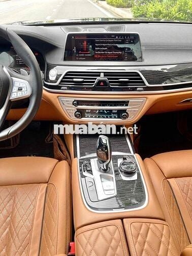 BMW 74LI sx 2022 màu xanh Cavasite siêu êm ái