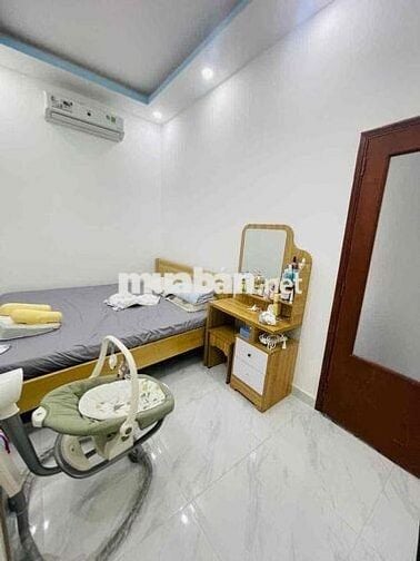 Bán nhà SHR đường Đông Bắc Q12 , 3pn , Ban công. giá 3 tỷ 750 tl