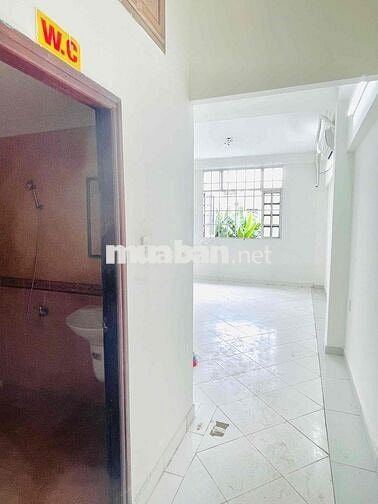 Cho thuê phòng 30m2 2tr8 Trịnh Quang Nghị P7Q8
