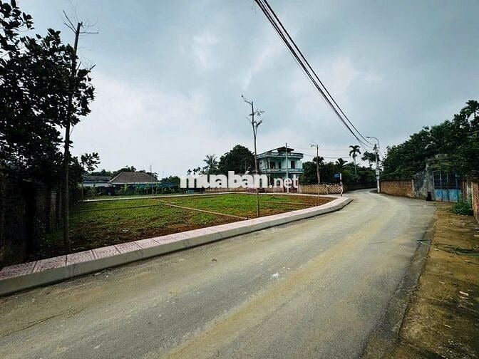 Lô 2 MTiền 108m2 Full Thổ.Cách ĐH QGia 3km Nằm Giữa TT Khu ĐThị HLạc.