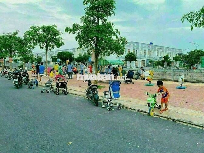 Nhà 1 Trệt 1 Lầu KDC Hoàng Quân (Đã có sổ)
