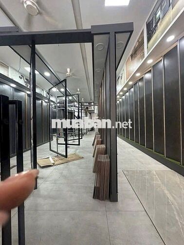 NGANG 10M MẶT TIỀN ĐƯỜNG NGUYỄN VĂN CỪ ND