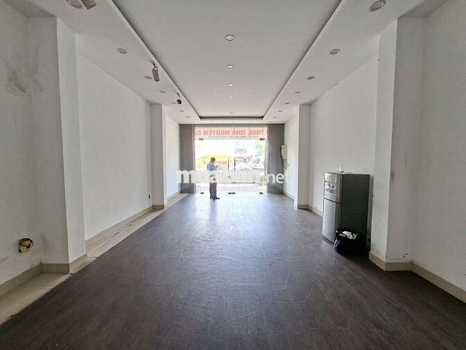 Cho thuê nhà 6 tầng MT Điện Biên Phủ, ngay siêu thị COOP MART Đà Nẵng